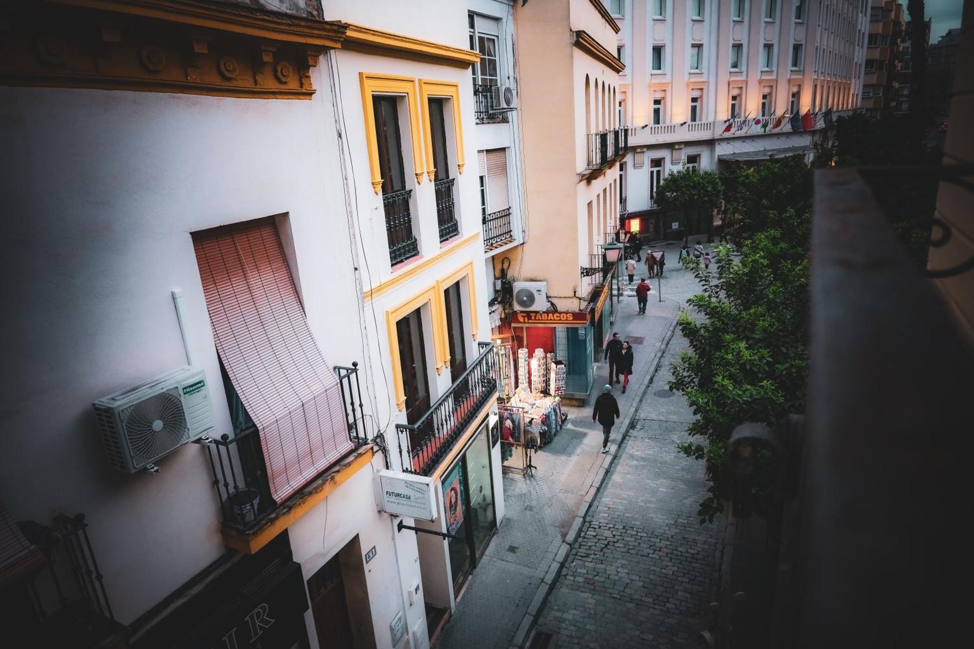 Apartamentos San Roque Sevilla Kültér fotó