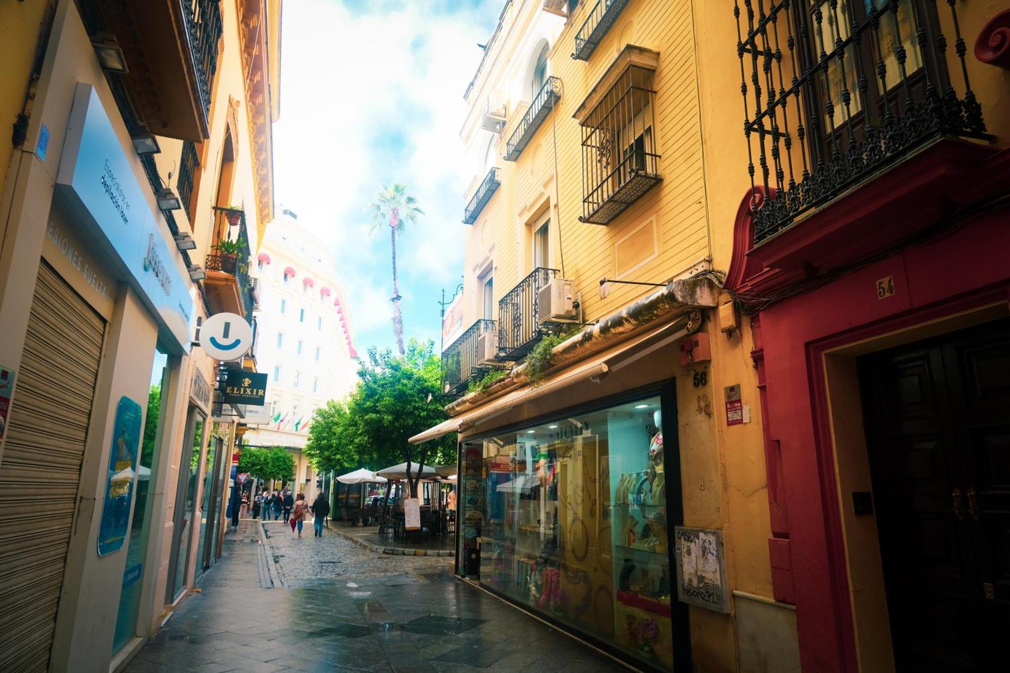 Apartamentos San Roque Sevilla Kültér fotó