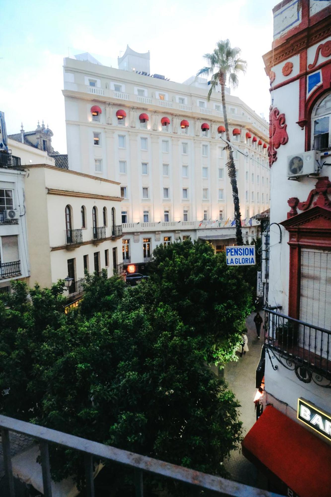Apartamentos San Roque Sevilla Kültér fotó