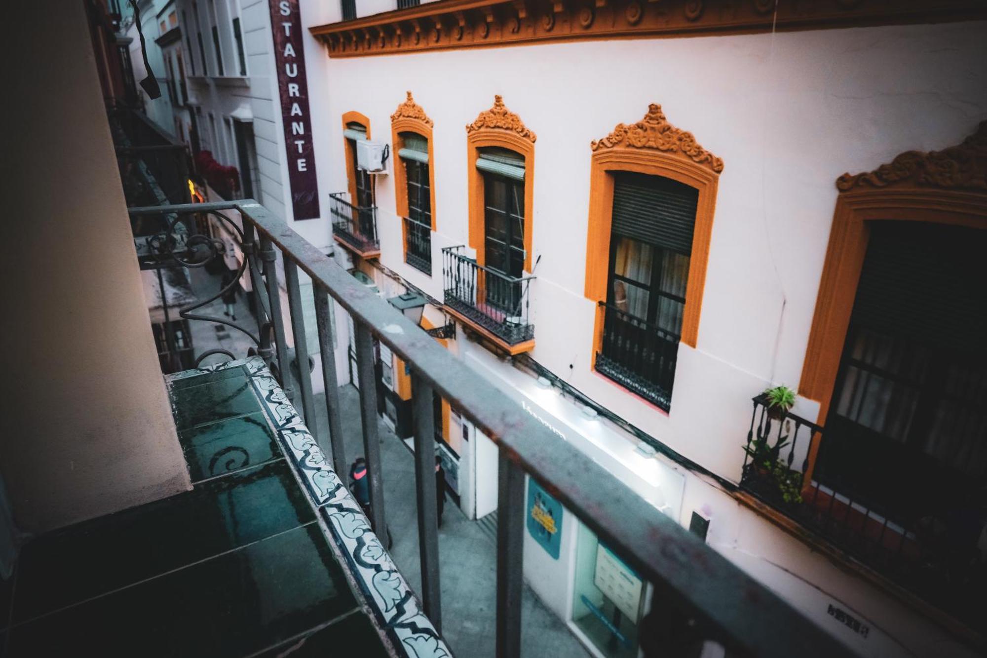 Apartamentos San Roque Sevilla Kültér fotó