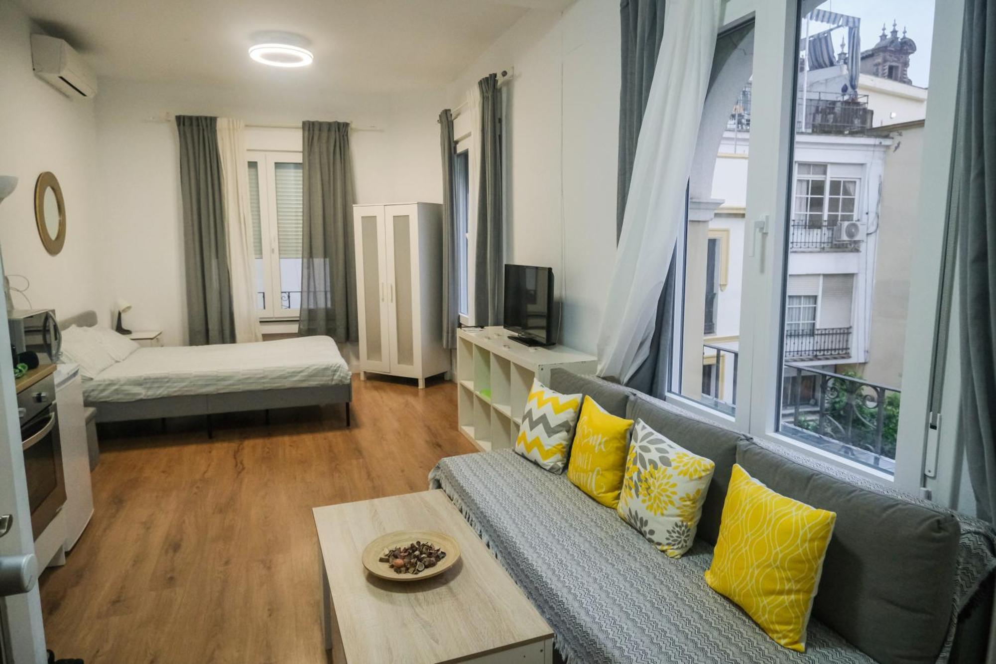 Apartamentos San Roque Sevilla Kültér fotó