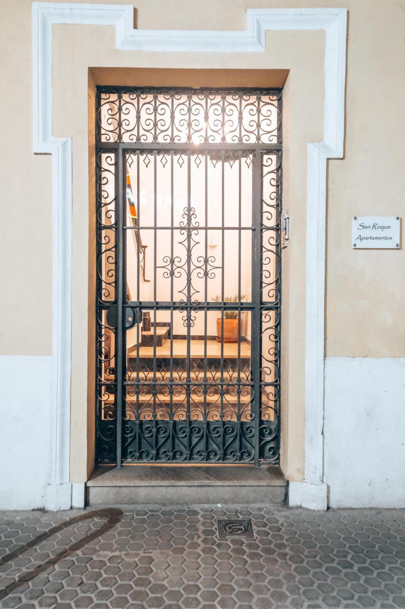 Apartamentos San Roque Sevilla Kültér fotó