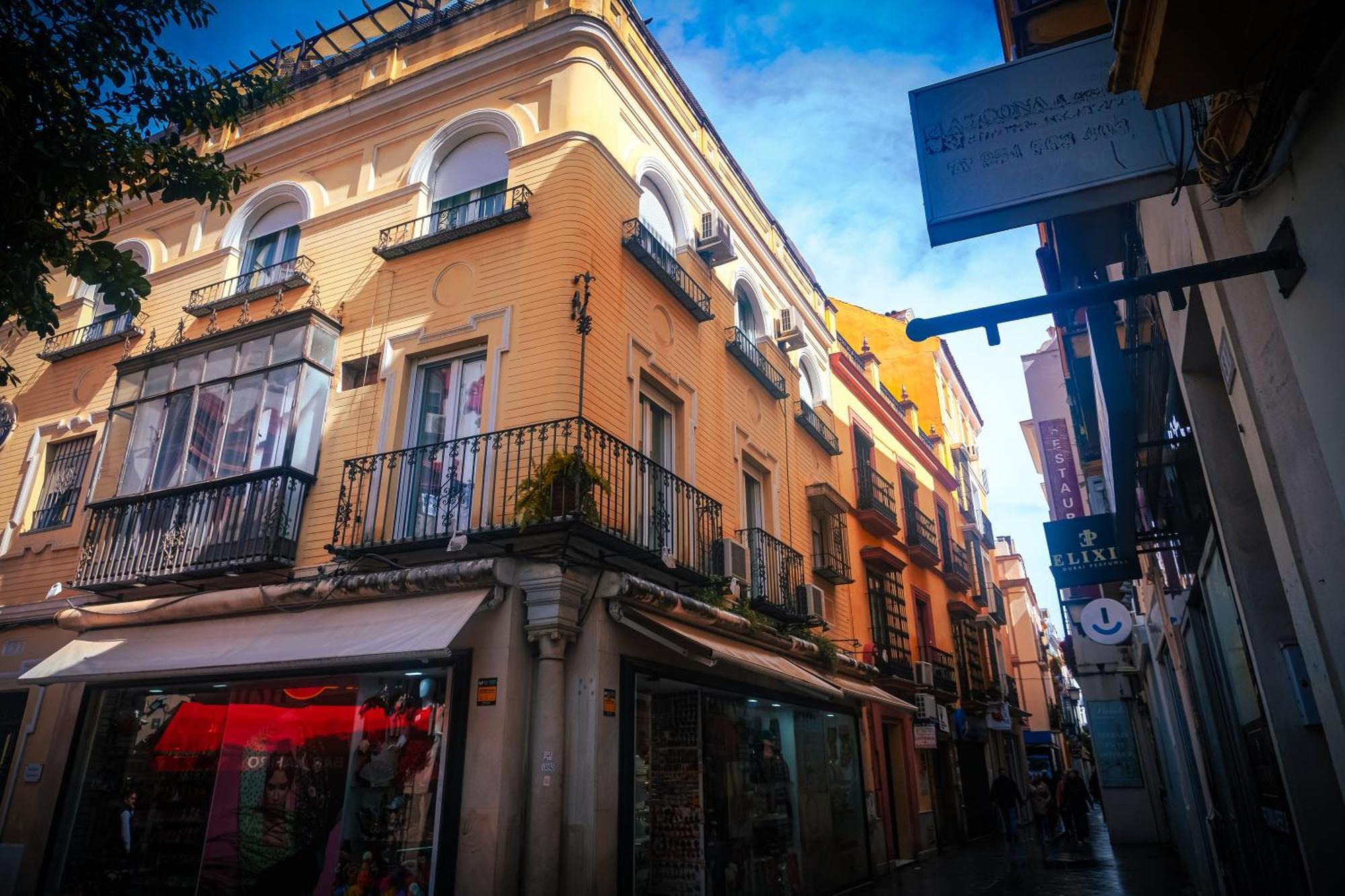 Apartamentos San Roque Sevilla Kültér fotó