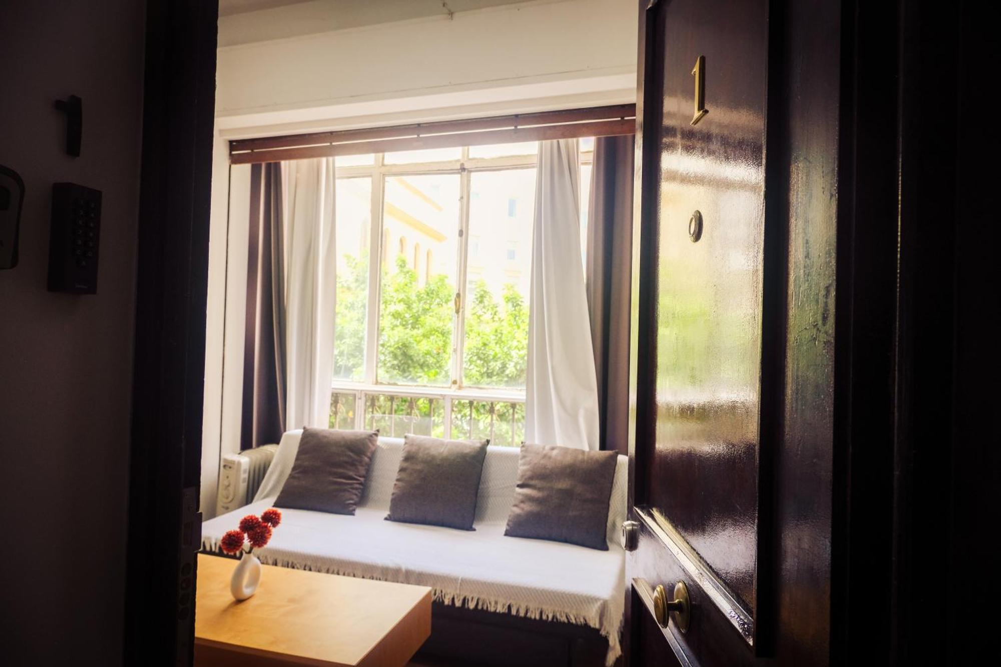 Apartamentos San Roque Sevilla Kültér fotó