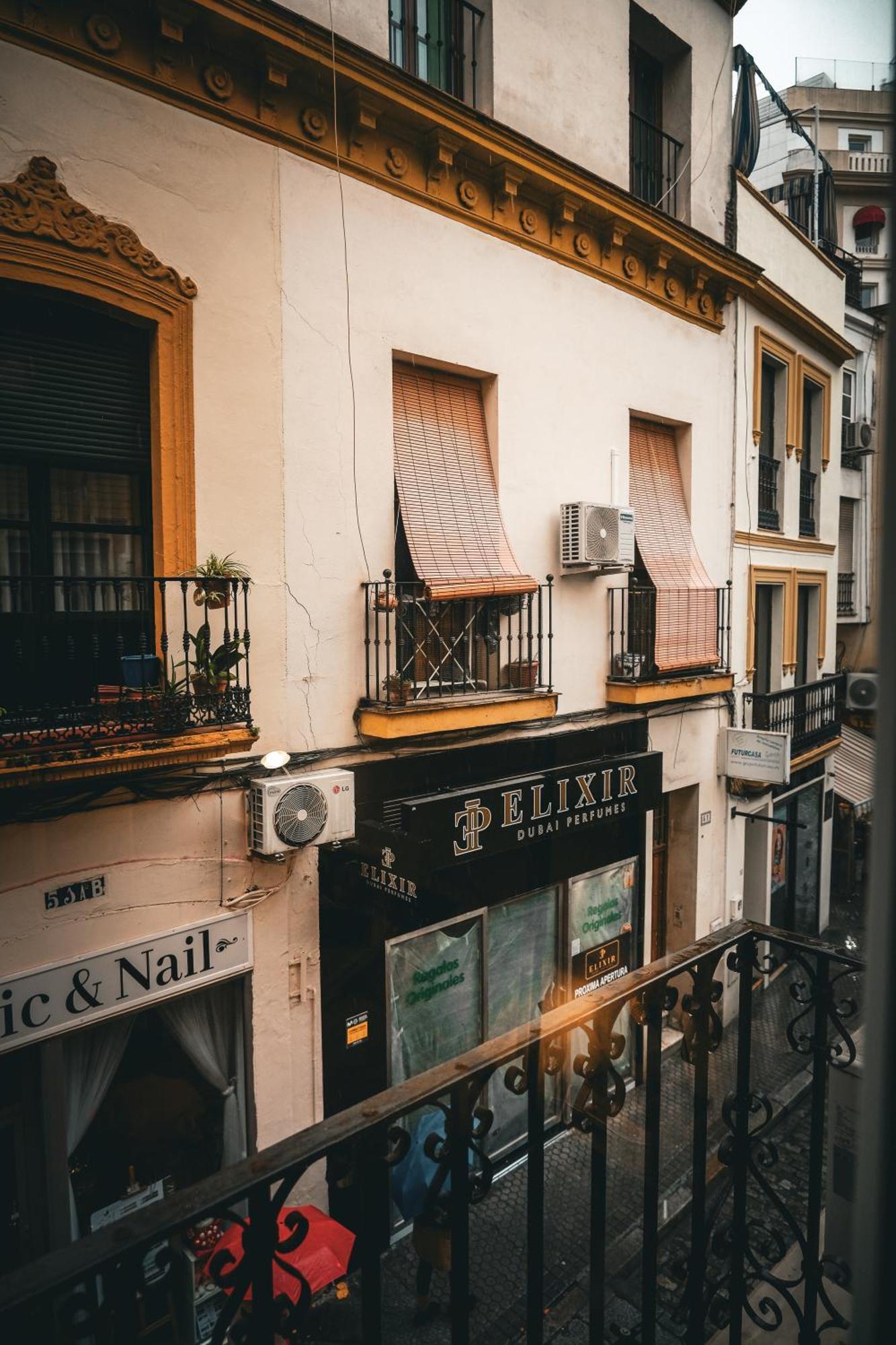 Apartamentos San Roque Sevilla Kültér fotó